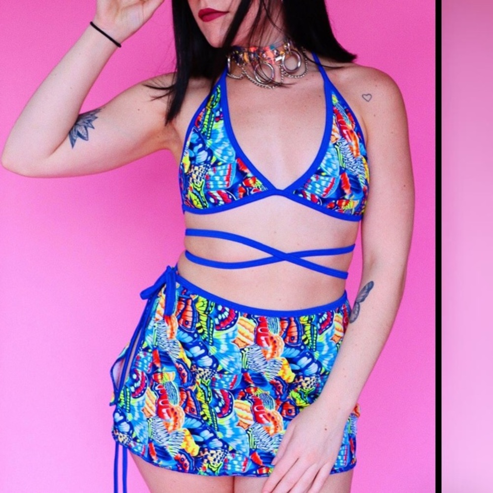 NEW- Rave With Mi Gente stand new wrap bralette